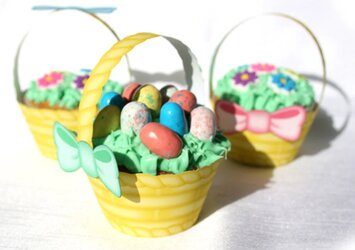 z.Easter Basket Cupcake Wrapper 2752.jpg